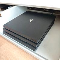 PS4 PRO 1TB + 2 controller originali + base ricari