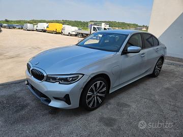 BMW 330 e Business auto DANNEGGIATA