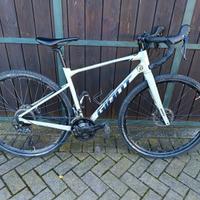 Bici GRAVEL GIANT