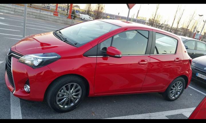 Toyota Yaris 1.0 Benzina 2016