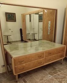 Comó con specchiera