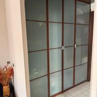 Armadio 4 ante Ikea legno e vetro satinato