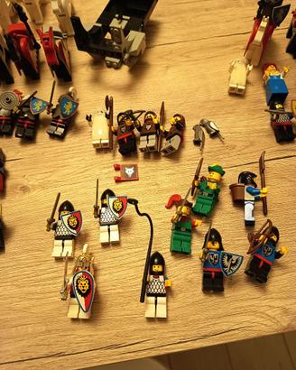 Lotto LEGO Castle anni 80-90 minifigure-accessori