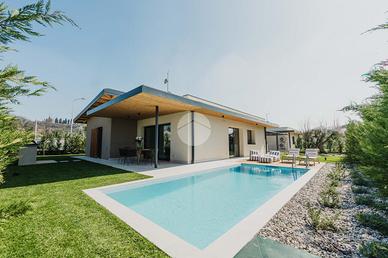 VILLA SINGOLA A LAZISE