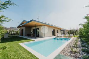 VILLA SINGOLA A LAZISE