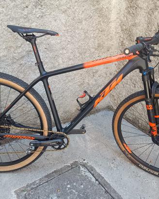 MTB DA 29   MARCA   KTM   MYROON MASTER CARBONIO