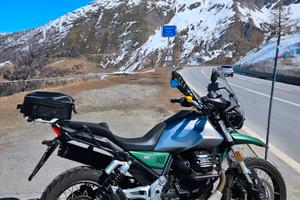 Moto Guzzi V85 TT Centenario 