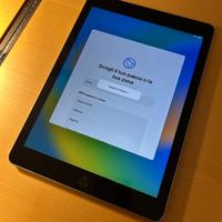 Apple iPad A1822 - 5th gen Retina 32 GB