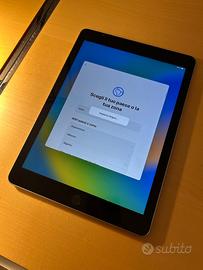 Apple iPad A1822 - 5th gen Retina 32 GB