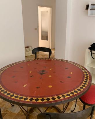 tavolo artigianale etnico vintage con sedie