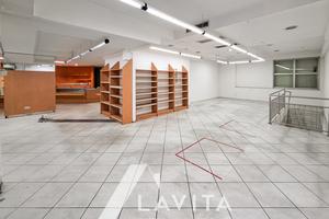 Ampio spazio commerciale Ora