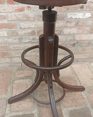 sgabello vintage in legno regolabile