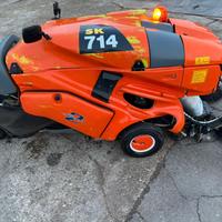 M168 - Motospazzatrice con aspirazione