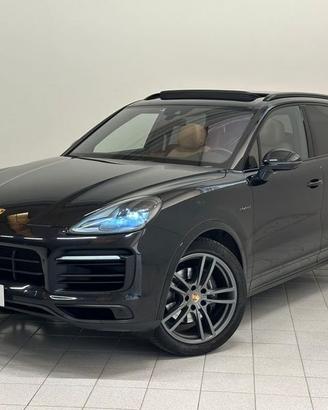 Porsche Cayenne 3.0 V6 E-Hybrid Platinum Edition