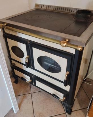 WEKOS stufa cucina a legna mod. “Amica” da 8,5 kW