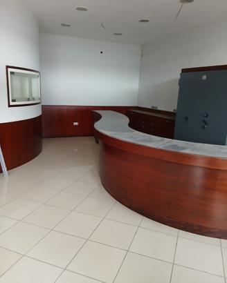 Arredamento gioielleria con cassaforte
