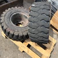 G08 Gomme per muletto