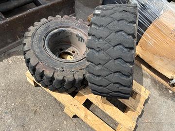 G08 Gomme per muletto