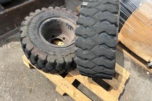 G08 Gomme per muletto