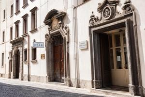 4 LOCALI A NAPOLI