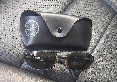 Occhiali da sole marca Rayban