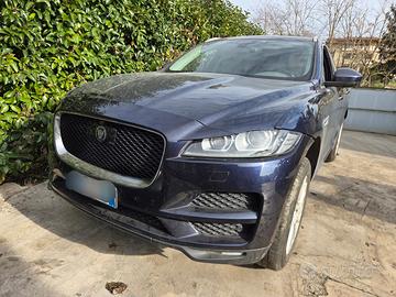 Jaguar F-PACE  solo RICAMBI