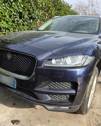 Jaguar F-PACE  solo RICAMBI