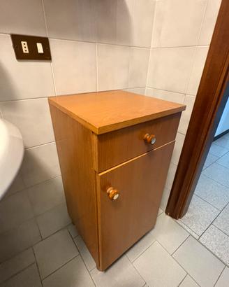 Mobiletto bagno in legno + accessori IN OMAGGIO