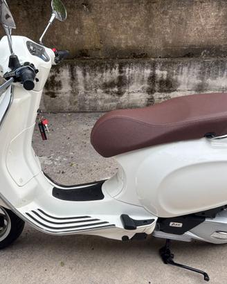 Vespa 125 Primavera colore bianco 04/2023 km 865
