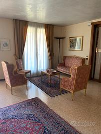 Salotto divano poltrona sedia mobile antico