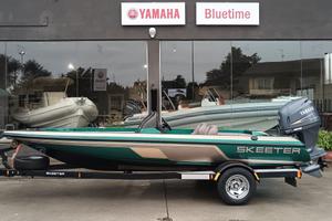 BASS BOAT SKEETER SX 180