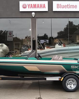 BASS BOAT SKEETER SX 180
