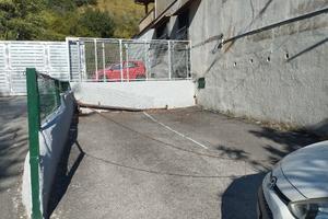 via auriga 4 posti spazio 53mq utenze 