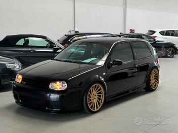 Volkswagen Golf R32