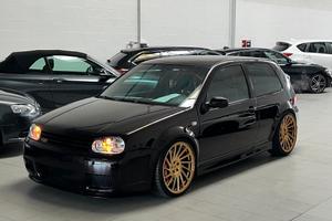 Volkswagen Golf R32
