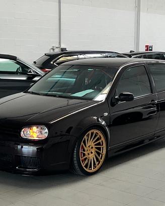Volkswagen Golf R32