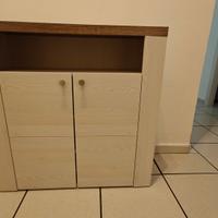 Mobile per ingresso con specchio e attaccapanni