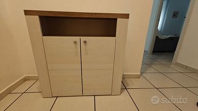 Mobile per ingresso con specchio e attaccapanni