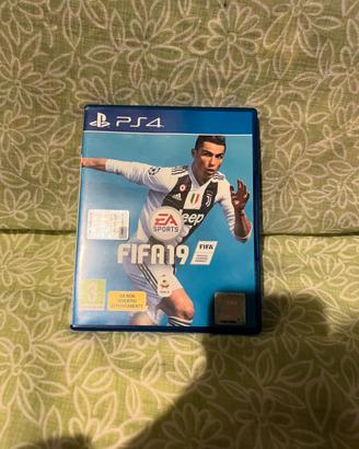 Gioco Fifa 19 PlayStation 4 con scatola e libretti