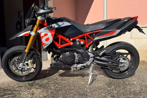 Aprilia Dorsoduro 900