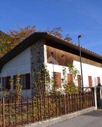 VILLA SINGOLA A PINZOLO
