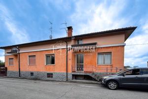PORZIONE DI VILLA BIFAMIGLIARE CON TAVERNA E BOX