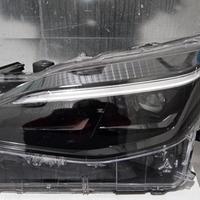 Faro lato guida Toyota Yaris cross