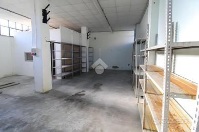CAPANNONE A PALAZZOLO SULL'OGLIO