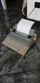 Macchina da scrivere Olivetti elettronica