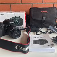 CANON Reflex 600 D con obiettivo 18-55 mm