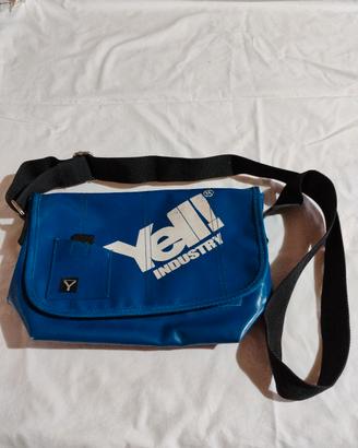 borsa Yell! Industry blu chiaro 