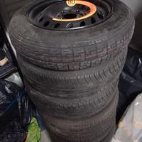 Cerchi con pneumatici 165/65 R14 Panda