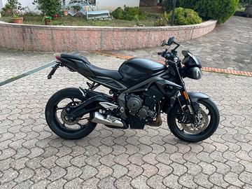 Triumph Street Triple 765 R