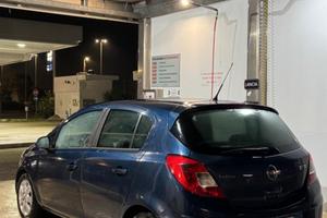 Opel Corsa 1200 GPL 